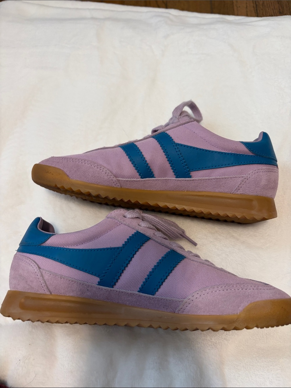 Gola Tornado Lavender with blue Stripe Accents - Picture 5 of 6